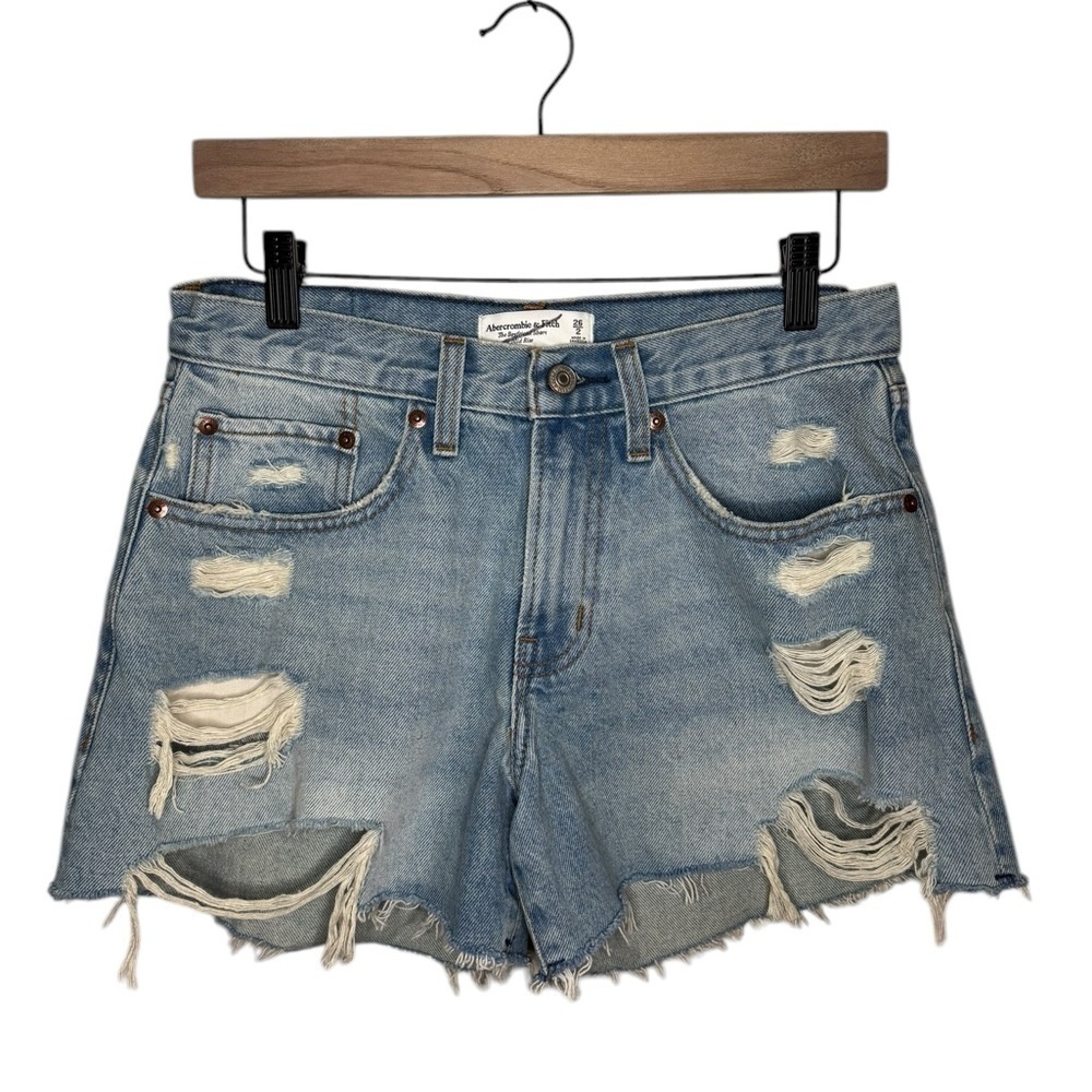 Abercrombie & Fitch The Boyfriend Short Mid Rise Distressed Size 26